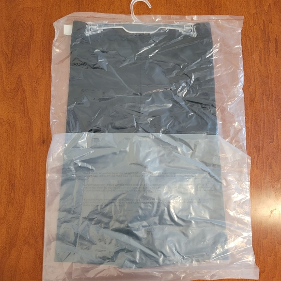 NWT SPANX Thinstincts 2.0 High-Waisted Mid-Thigh VERY BLACK Shorts - Size Small - Picture 8 of 9